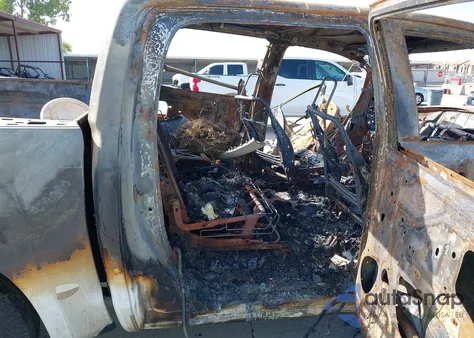 2012 Toyota Tundra Grade 5.7L V8 z USA, uszkodzony, nr VIN 5TFDW5F16CX211292